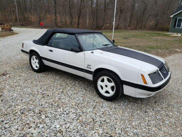 1984 Ford Mustang - photo 2