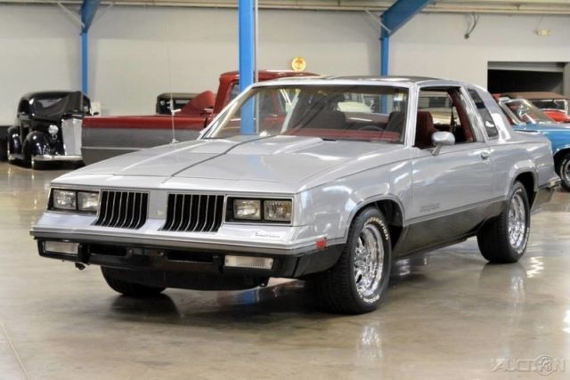 1984 Oldsmobile Cutlass Hurst 442 - photo 3
