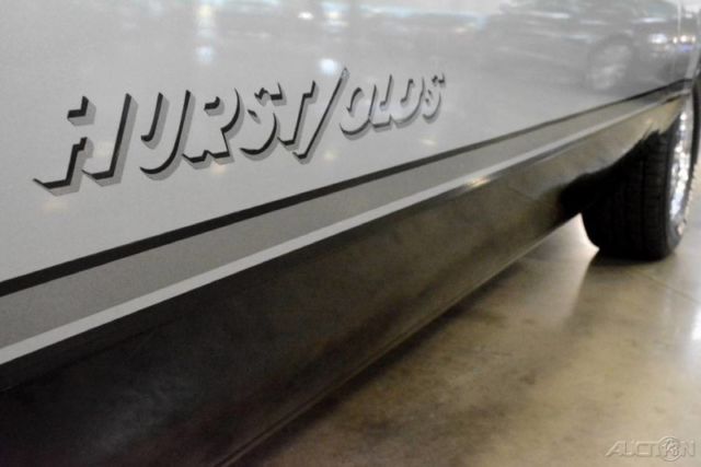 1984 Oldsmobile Cutlass Hurst 442 - photo 4