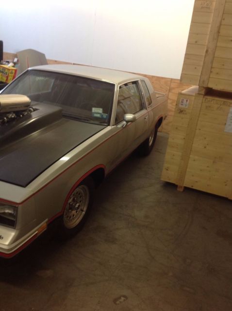 1984 Oldsmobile Hurst 2 Door - photo 2