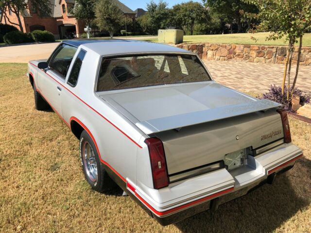 1984 Oldsmobile Cutlass Hurst Olds - photo 10