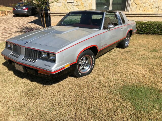1984 Oldsmobile Cutlass Hurst Olds - photo 4