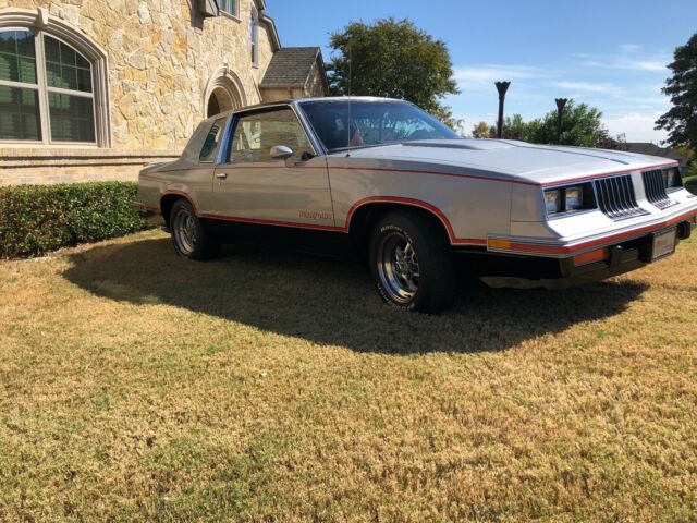 1984 Oldsmobile Cutlass Hurst Olds - photo 7