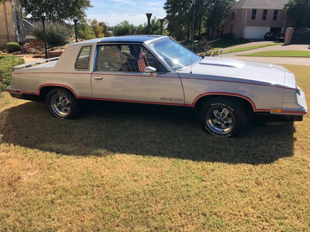 1984 Oldsmobile Cutlass Hurst Olds - photo 8