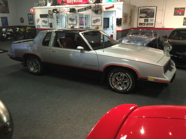 1984 Oldsmobile Other Hurst with Lightning Rod Shifter and T-Tops - photo 5