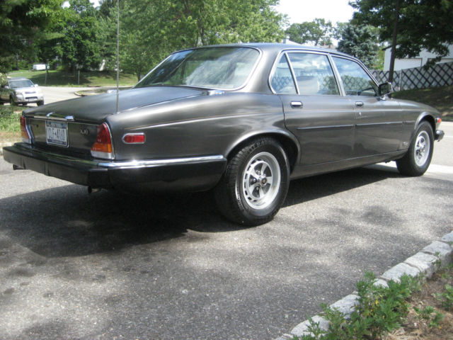 1984 Jaguar XJ6 - photo 4