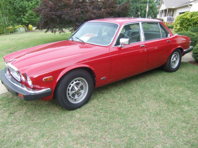 1984 Jaguar XJ6 Base Sedan 4-Door 4.2L 1984 Jaguar XJ6 Base Sedan 4-Door