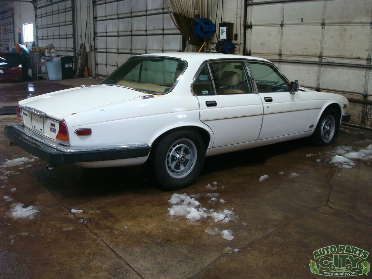 1984 Jaguar XJ6 WE SHIP ! - photo 11