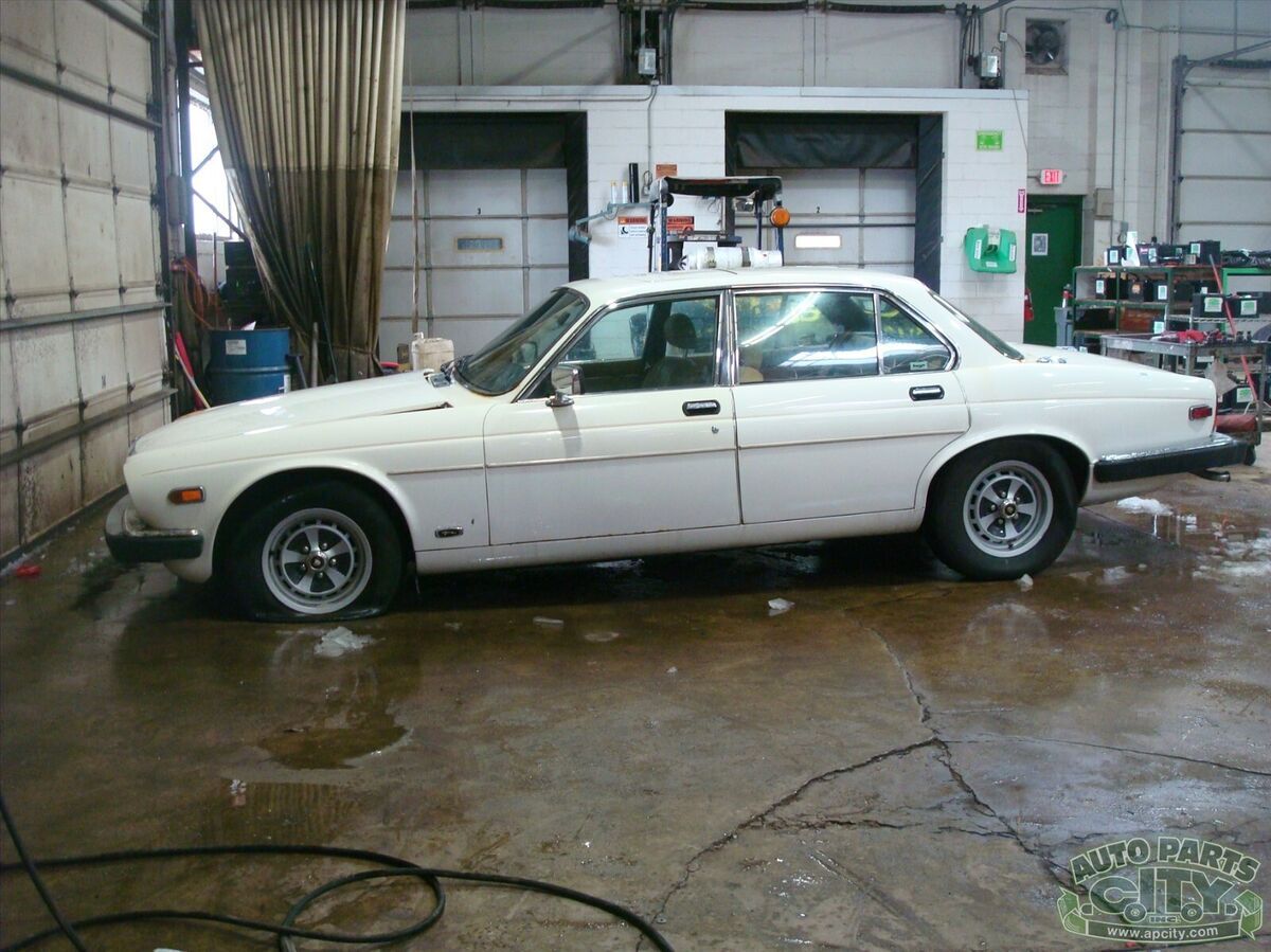 1984 Jaguar XJ6 WE SHIP ! - photo 3
