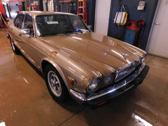 1984 Jaguar XJ6 NO TITLE-JUNKED BILL OF SALE T1255303 1984 Jaguar XJ6 N/A