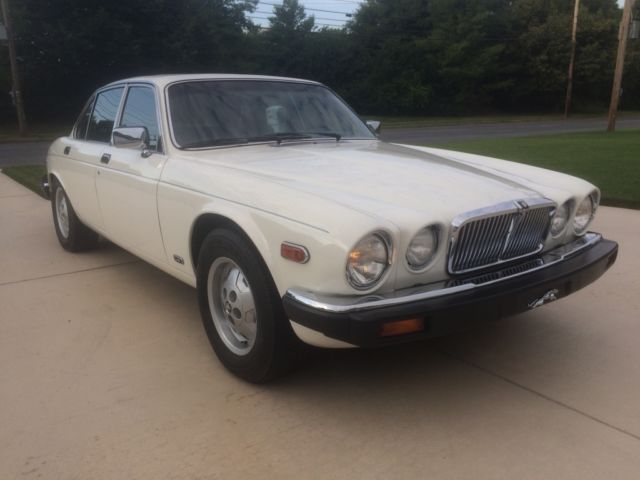 1984 Jaguar XJ6 - photo 3