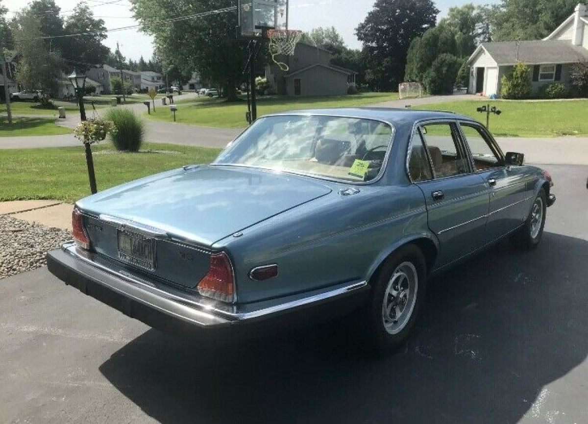 1984 Jaguar XJ6 - photo 2