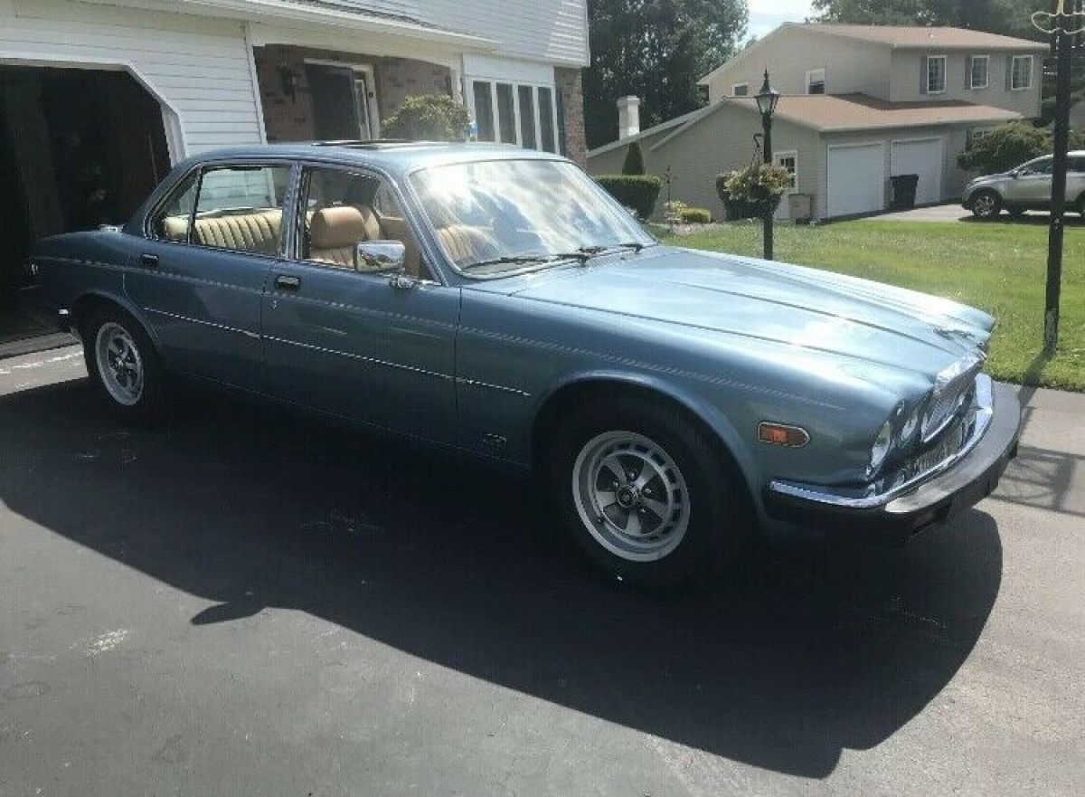 1984 Jaguar XJ6 - photo 3