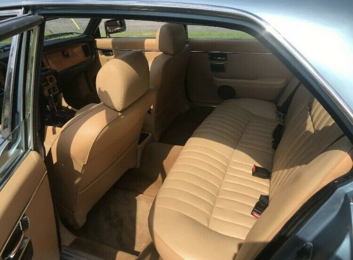 1984 Jaguar XJ6 - photo 6