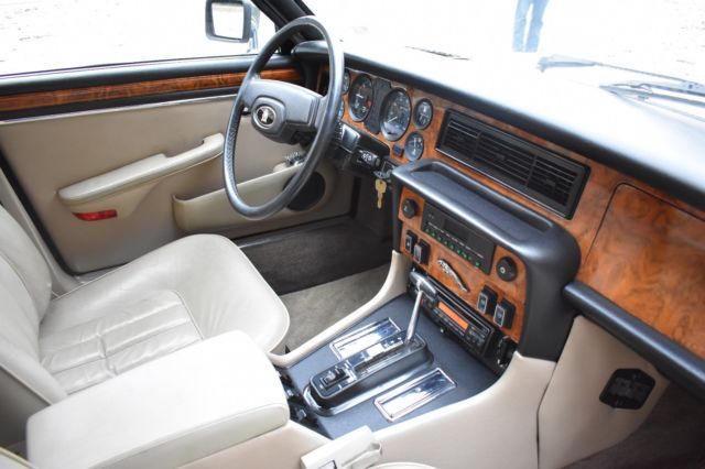 1984 Jaguar XJ6 Vanden Plas - photo 10