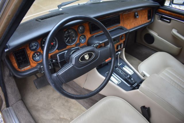 1984 Jaguar XJ6 Vanden Plas - photo 11