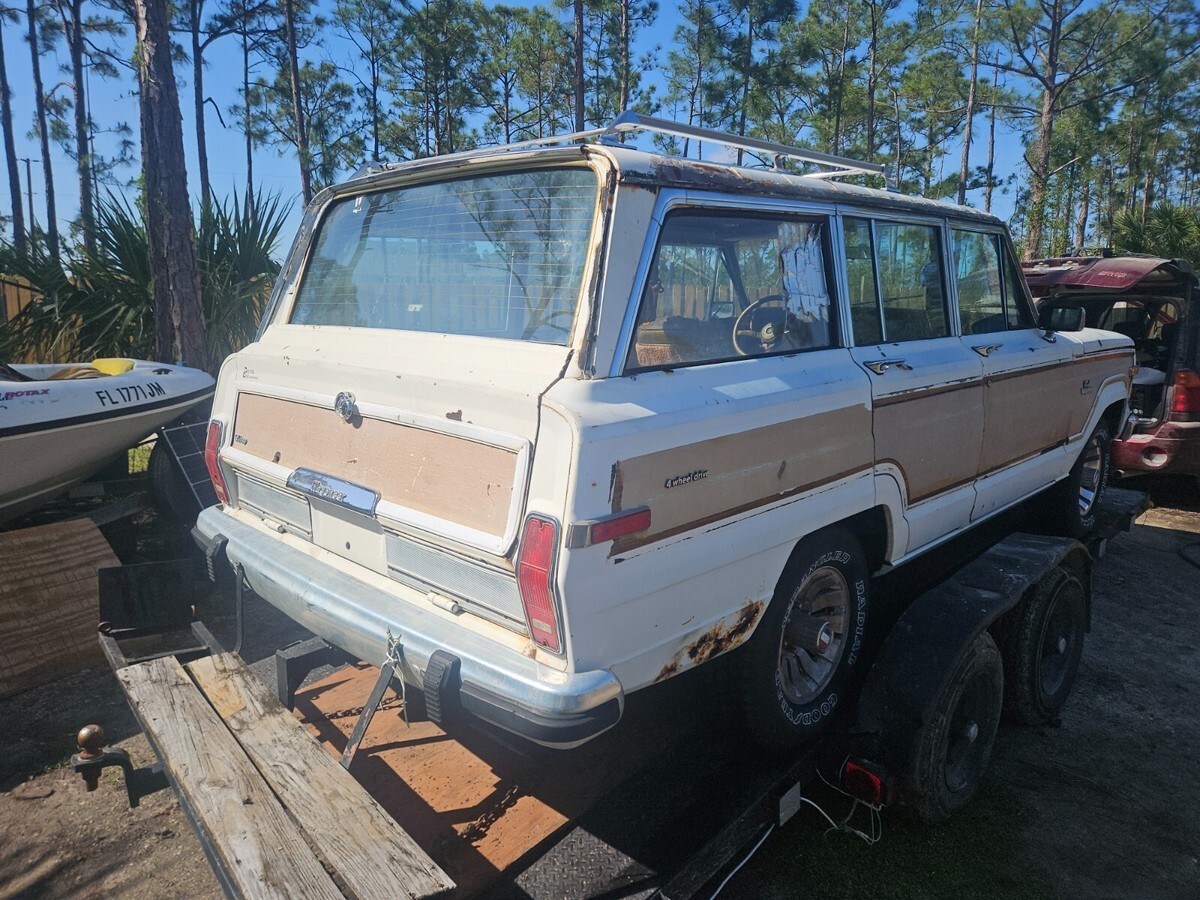 1984 Jeep Grand Wagoneer 4dr - photo 4