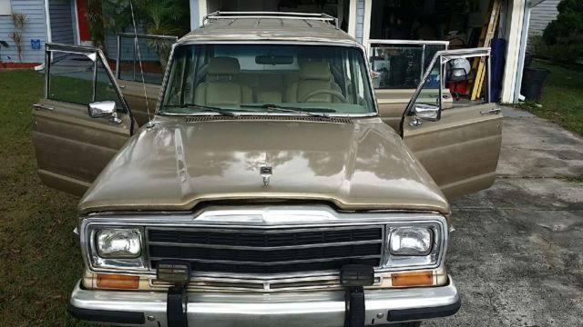1984 Jeep Grand Wagoneer Base Sport Utility 4-Door 5.9L 1984 Jeep Wagoneer sw