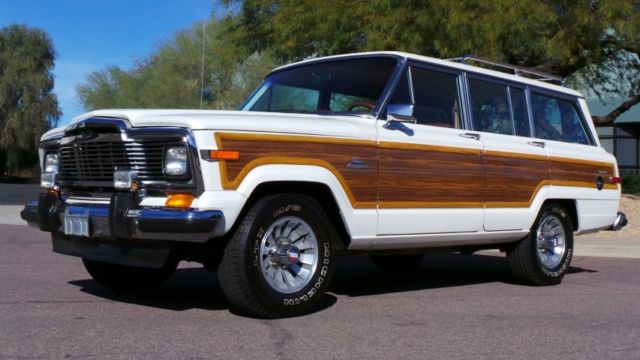 1984 Jeep Grand Wagoneer Base Sport Utility 4-Door 5.9L.....RARE ALMOND INTERIOR 1984 Jeep Wagoneer