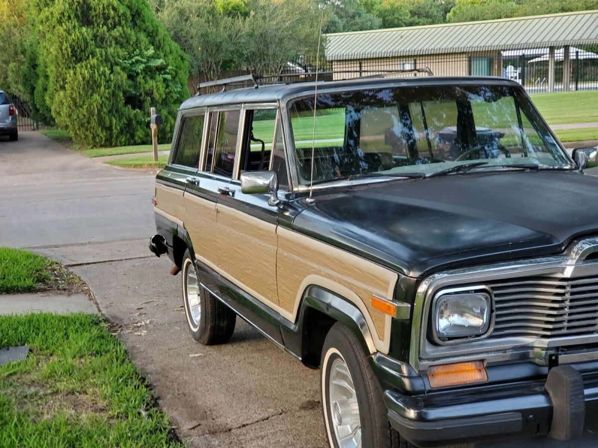 1984 Jeep Grand Wagoneer - photo 2
