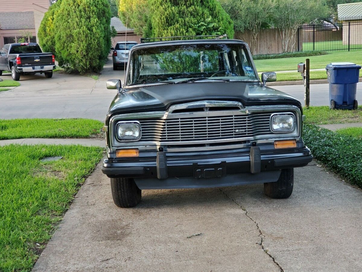 1984 Jeep Grand Wagoneer - photo 4