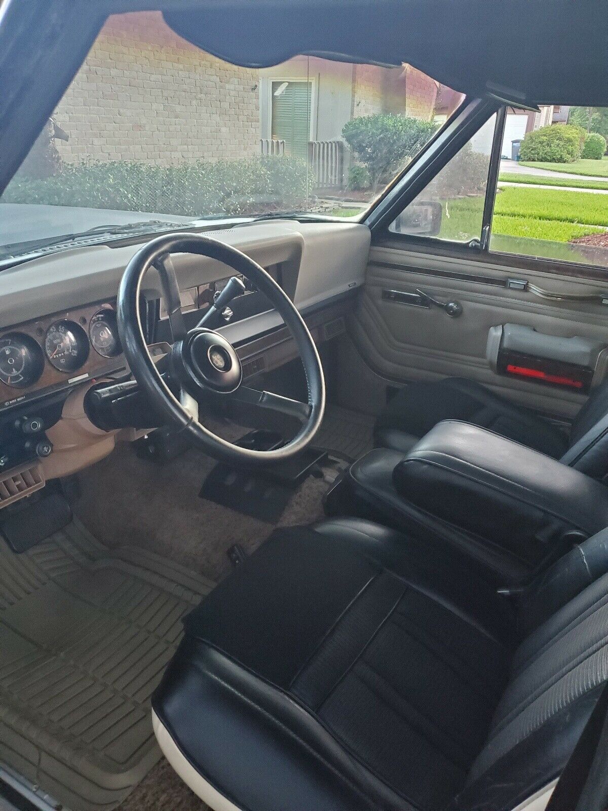 1984 Jeep Grand Wagoneer - photo 8