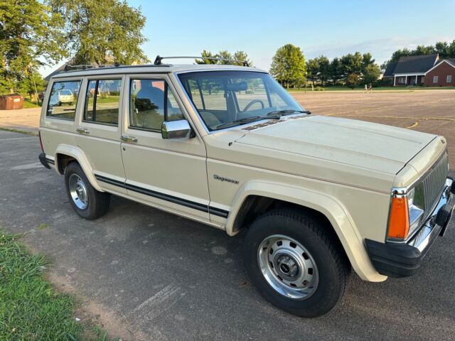 1984 Jeep Wagoneer SUV Brown 4WD Automatic 1984 Jeep Wagoneer