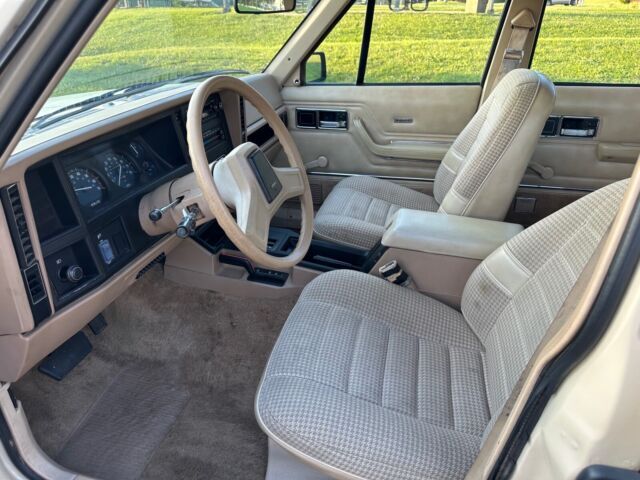 1984 Jeep Wagoneer - photo 13