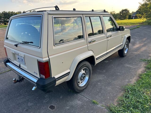 1984 Jeep Wagoneer - photo 2