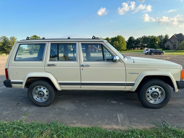 1984 Jeep Wagoneer - photo 3