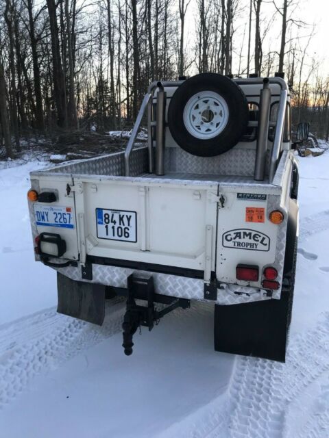 1984 Land Rover Defender White w/ Grey Trim - photo 4