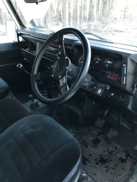 1984 Land Rover Defender White w/ Grey Trim - photo 7