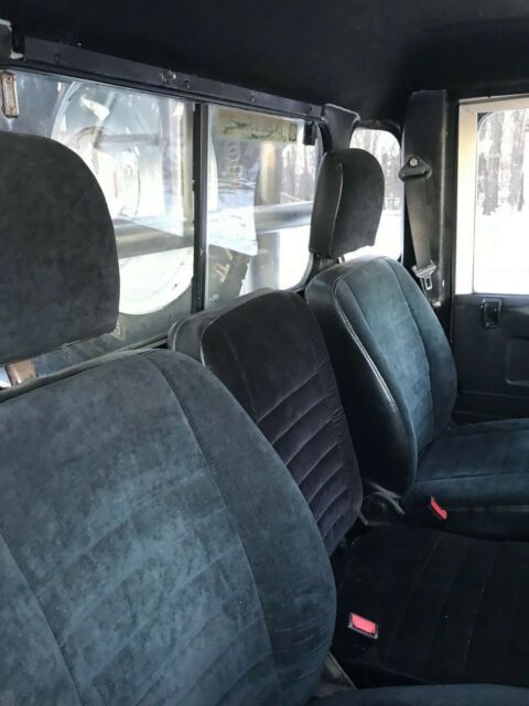 1984 Land Rover Defender White w/ Grey Trim - photo 9