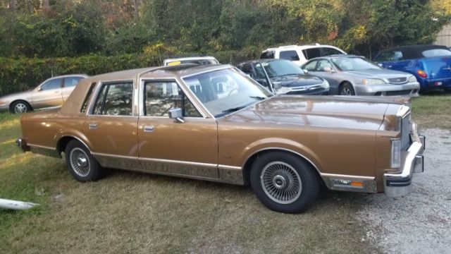 1984 Lincoln Continental - photo 2