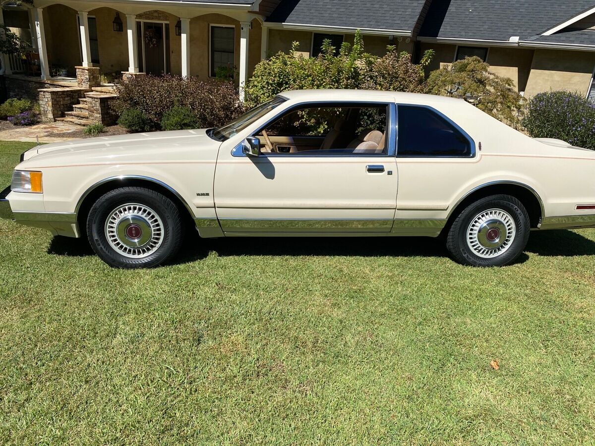 1984 Lincoln Mark Series Coupe Brown RWD Automatic 1984 Lincoln Mark Series