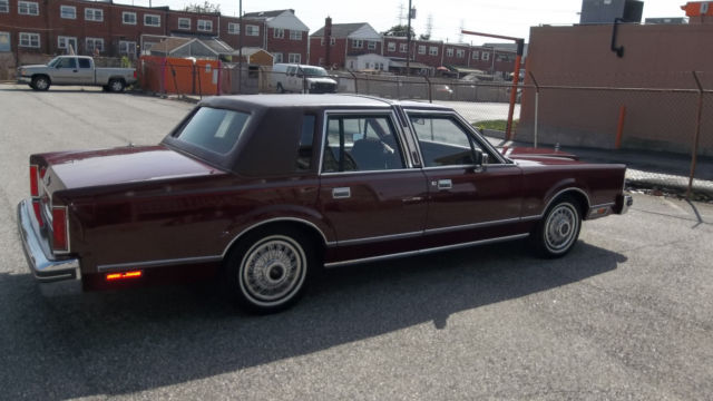 1984 Lincoln Town Car SIGNATURE - photo 3
