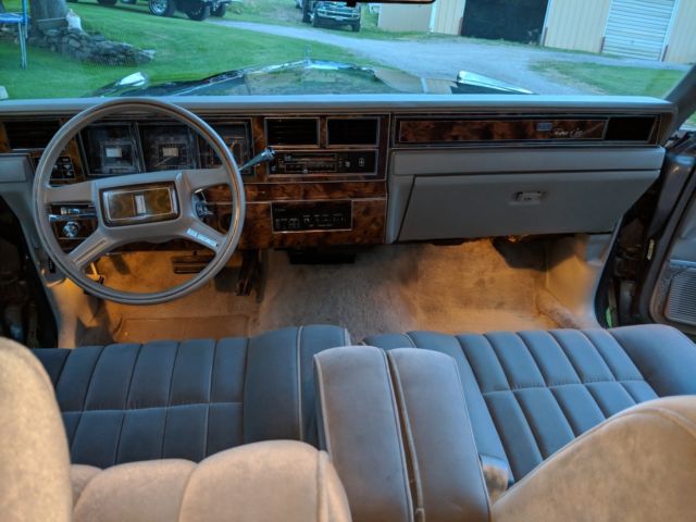 1984 Lincoln Town Car Signature - photo 9