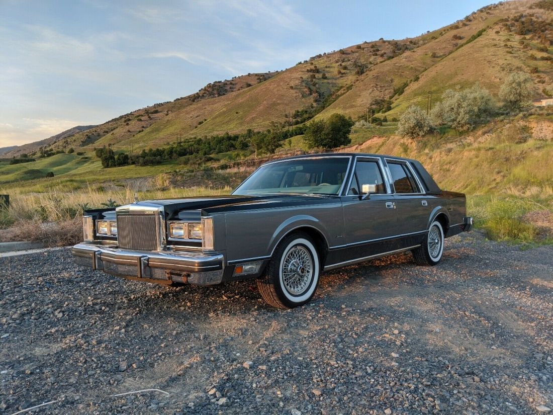 1984 Lincoln Town Car - photo 3