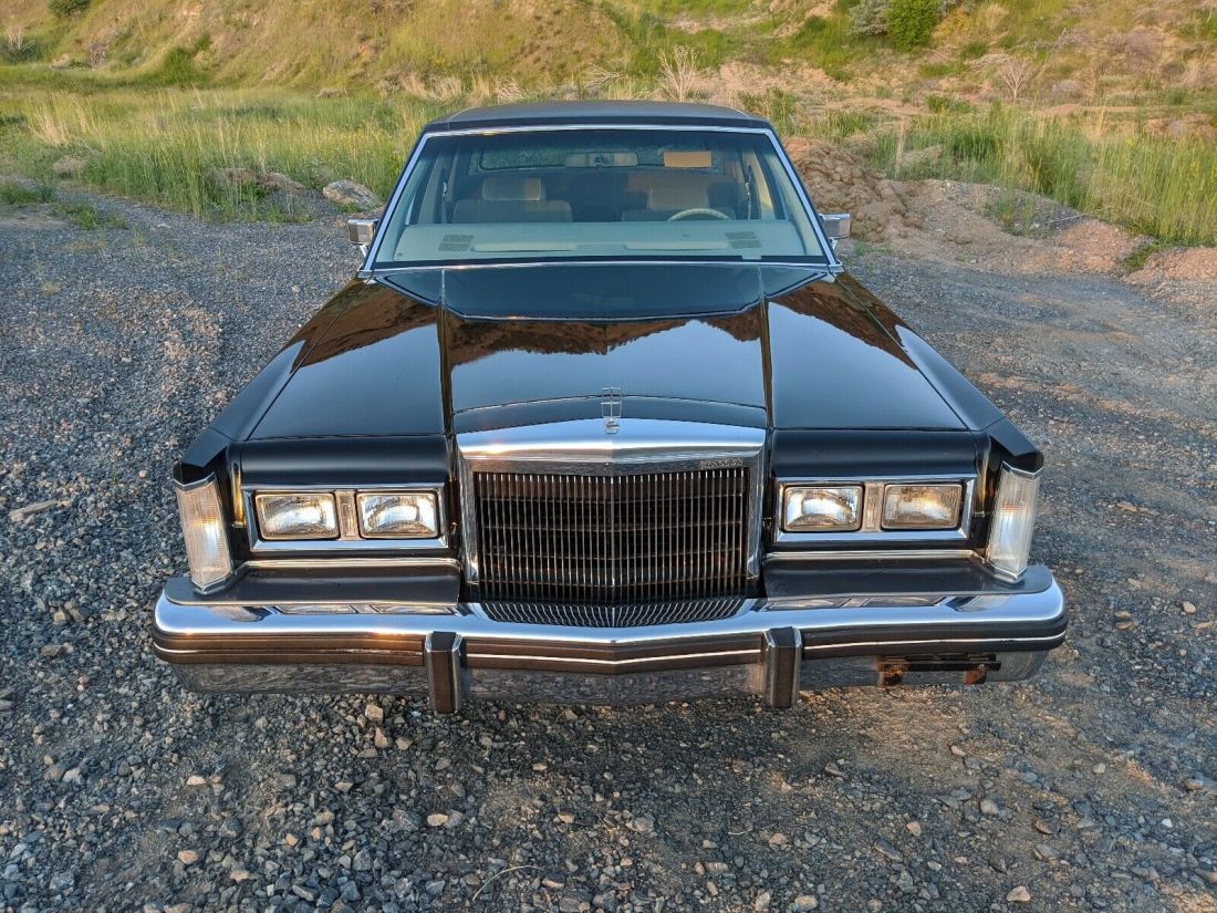 1984 Lincoln Town Car - photo 4