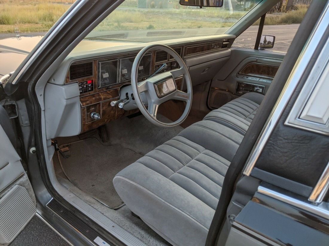 1984 Lincoln Town Car - photo 7