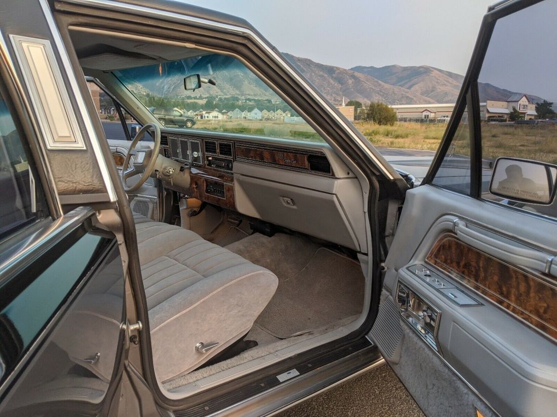 1984 Lincoln Town Car - photo 9