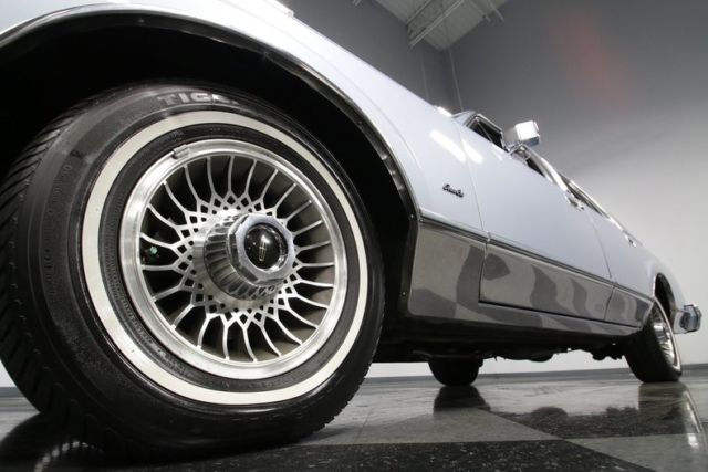 1984 Lincoln Town Car Signature Series - photo 10