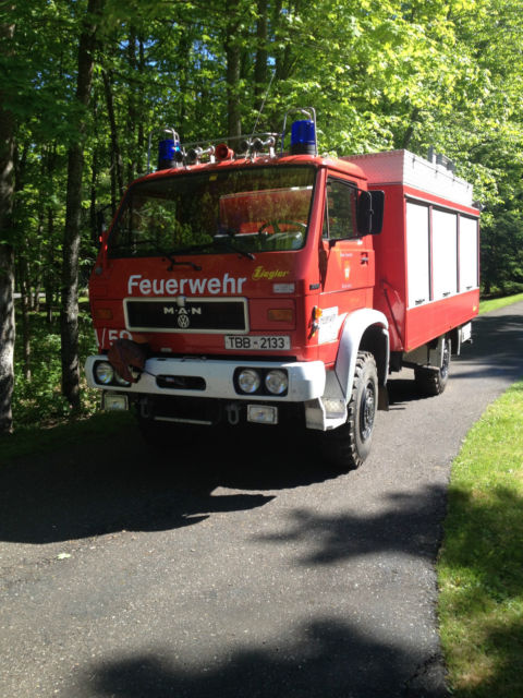 1984 Other Makes 4 WD truck w. enclosed box - photo 2