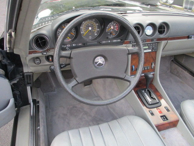 1984 Mercedes-Benz 300-Series 380SL - photo 4