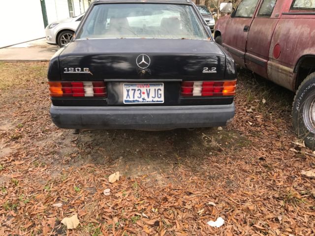 1984 Mercedes-Benz 190-Series 2.2 L - photo 2