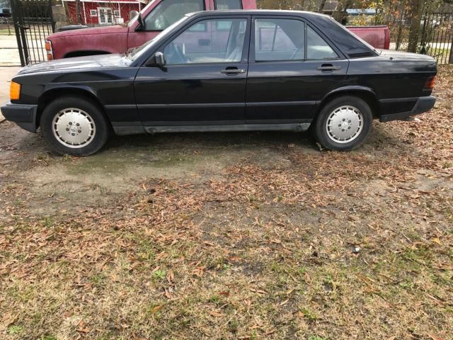 1984 Mercedes-Benz 190-Series 2.2 L - photo 3
