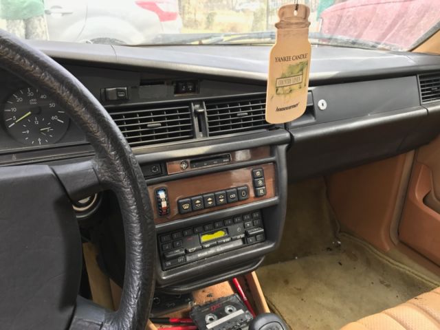 1984 Mercedes-Benz 190-Series 2.2 L - photo 7