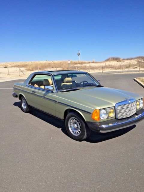 1984 Mercedes-Benz 300-Series