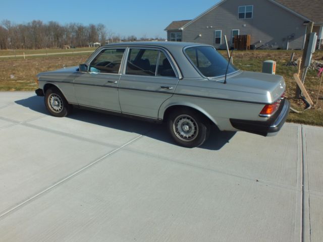 1984 Mercedes-Benz 300-Series 4S - photo 11