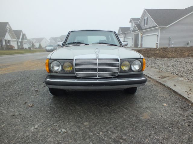 1984 Mercedes-Benz 300-Series 4S - photo 3